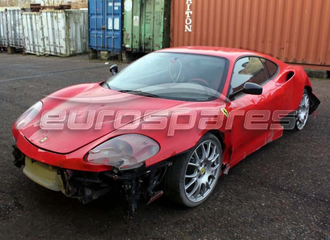 Ferrari 360 Challenge Stradale se prépare à être démonté pour les pièces à Eurospares