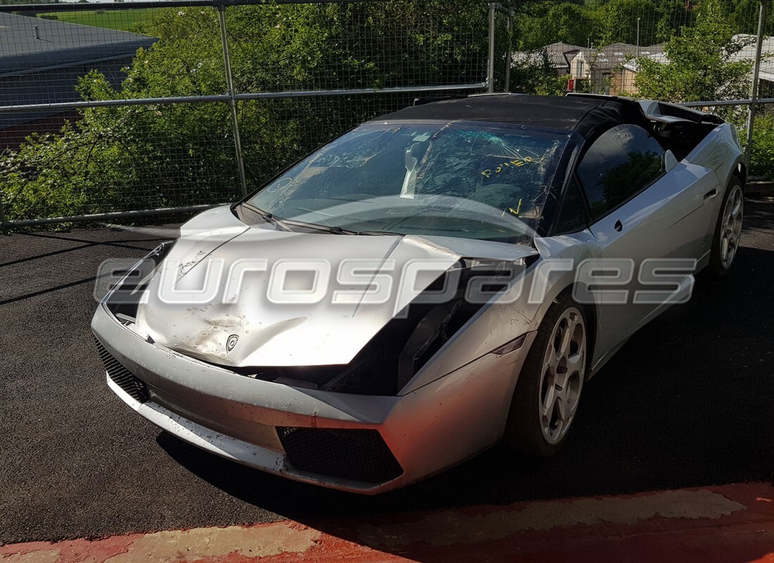 Lamborghini Gallardo Spyder (2006) se prépare à être démonté pour pièces chez Eurospares