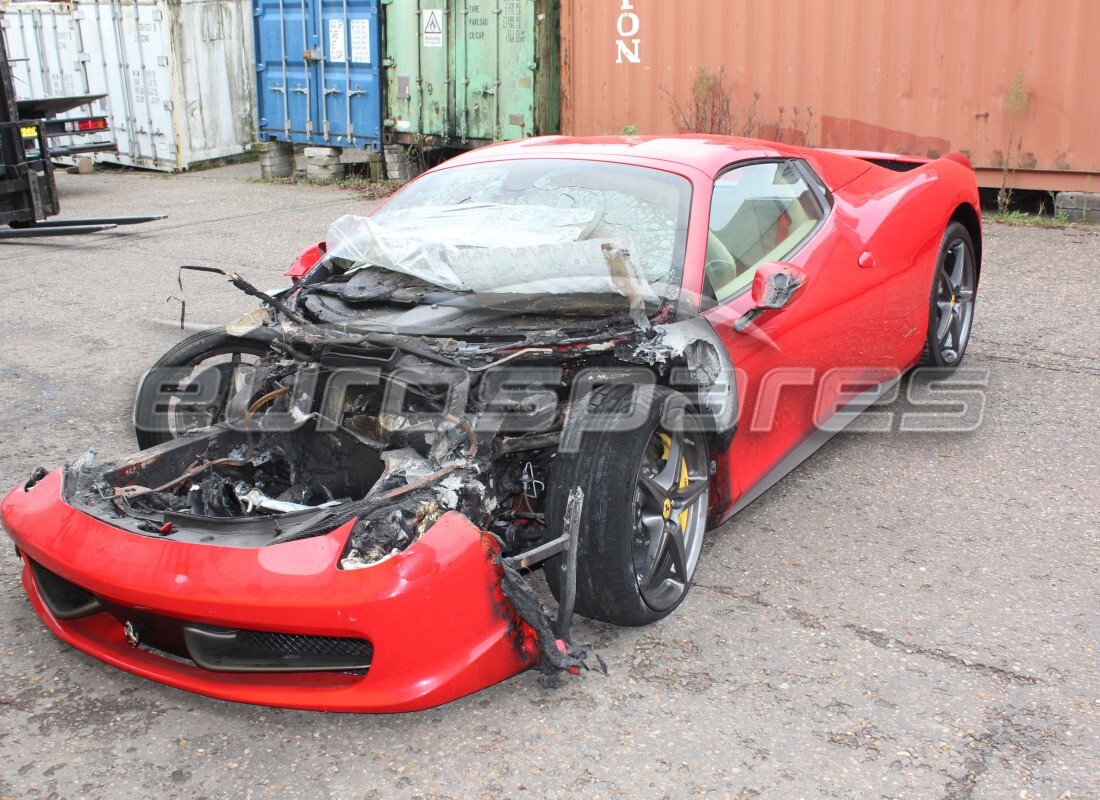 Ferrari 458 Spider (Europe) se prépare à être démonté pour pièces chez Eurospares