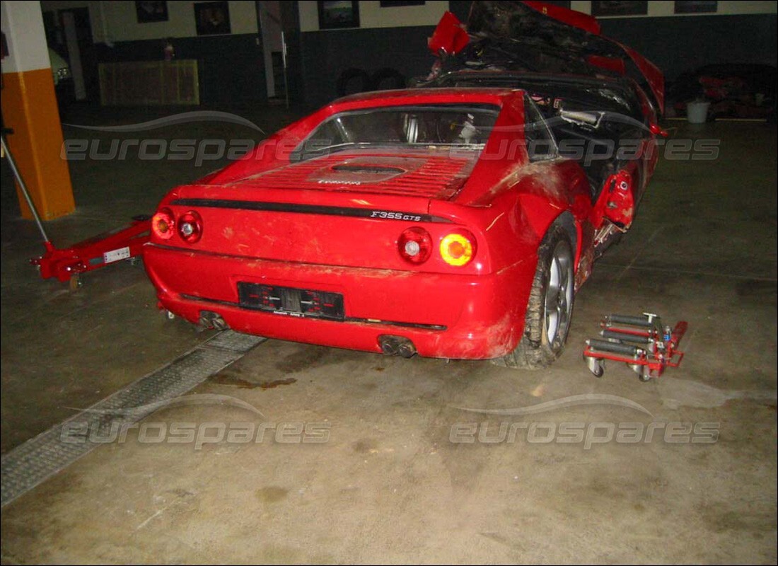 Ferrari 355 (2.7 Motronic) avec Inconnu, en préparation pour le break #3