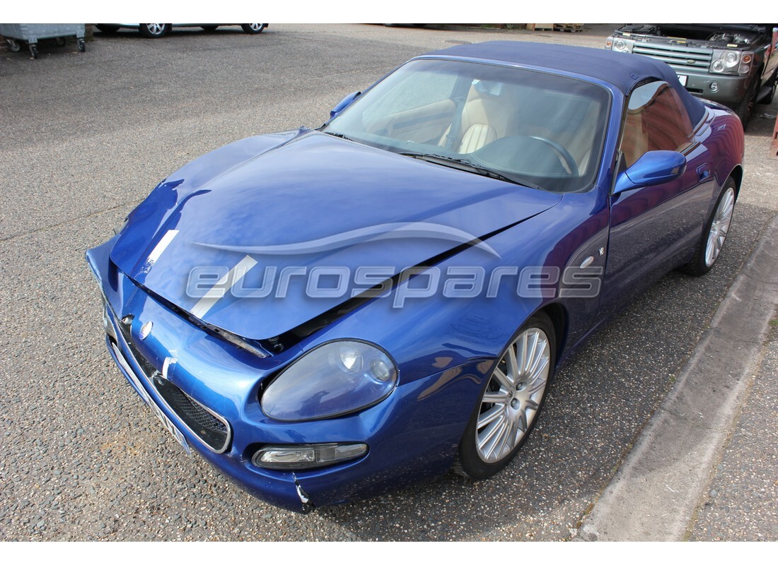 Maserati 4200 Spyder (2004) se prépare à être démonté pour pièces chez Eurospares