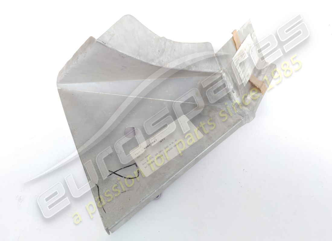 NOUVELLE MOULURE À GARNITURE DROITE Ferrari. NUMÉRO DE PIÈCE 40047607 (1)