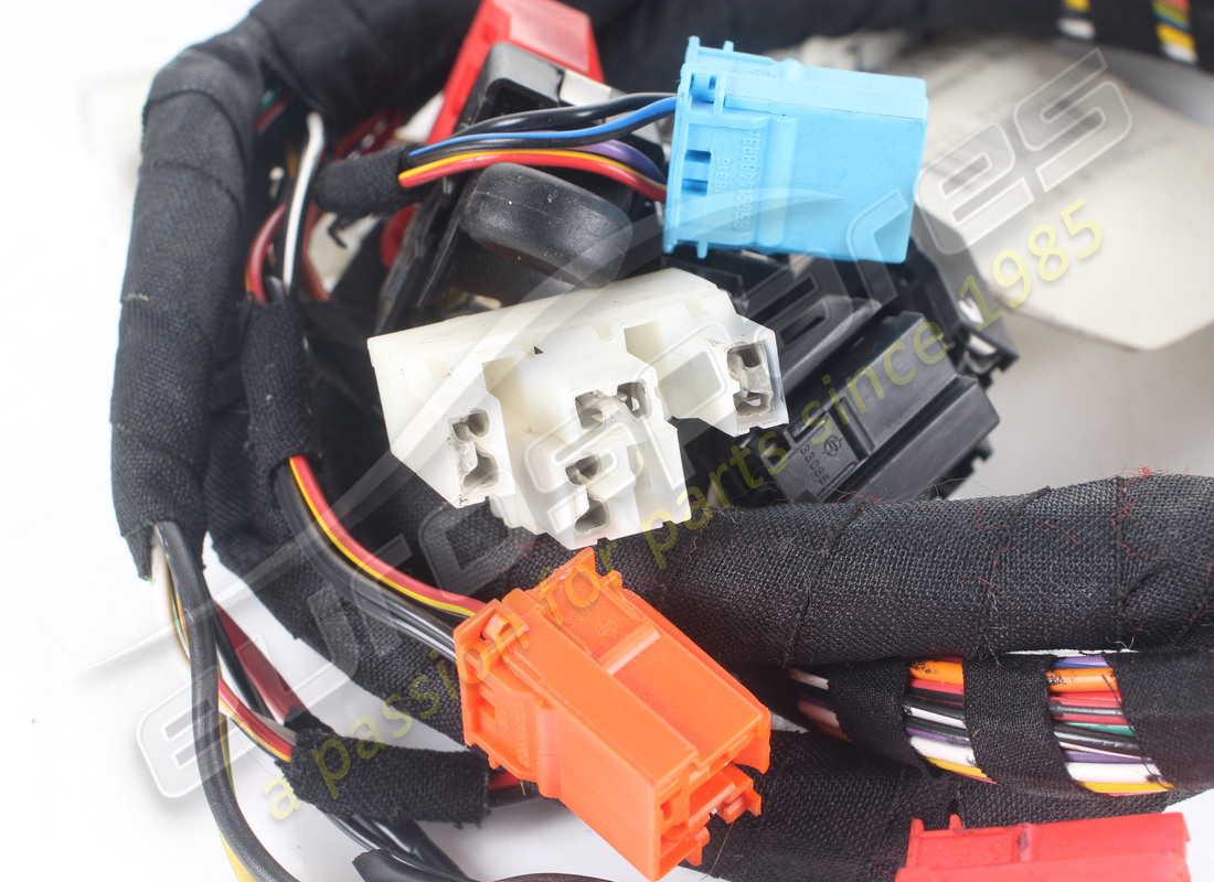 FERRARI CÂBLES DE CONNEXION DE LA CONSOLE DU TUNNEL UTILISÉS. NUMÉRO DE PIÈCE 152184 (5) ferrari câbles de connexion de la console du tunnel utilisés. numéro de pièce 152184 (5)