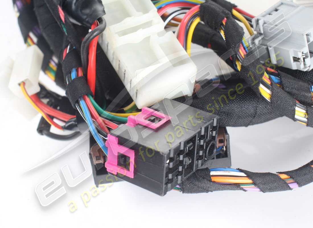 FERRARI CÂBLES DE CONNEXION DE LA CONSOLE DU TUNNEL UTILISÉS. NUMÉRO DE PIÈCE 152184 (3) ferrari câbles de connexion de la console du tunnel utilisés. numéro de pièce 152184 (3)