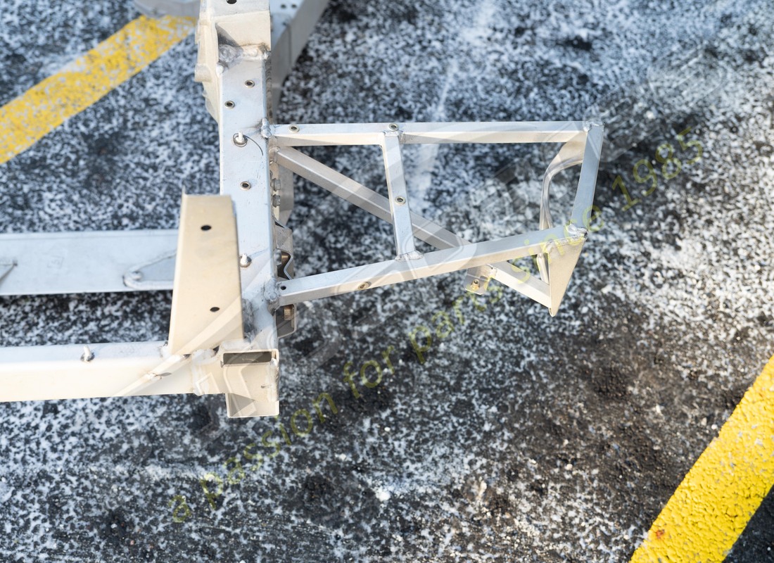 nouveau ferrari cadre arrière complet. numéro de pièce 65993500 (3)