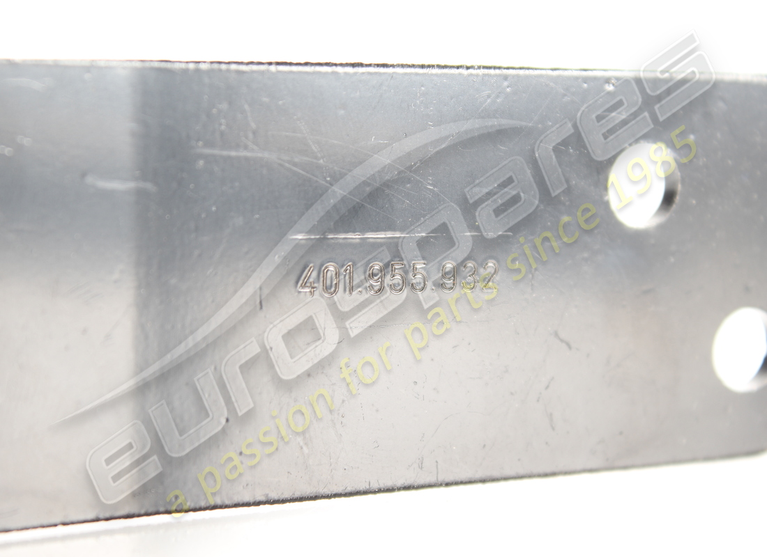 nouveau support lamborghini. numéro de pièce 401955932 (2)