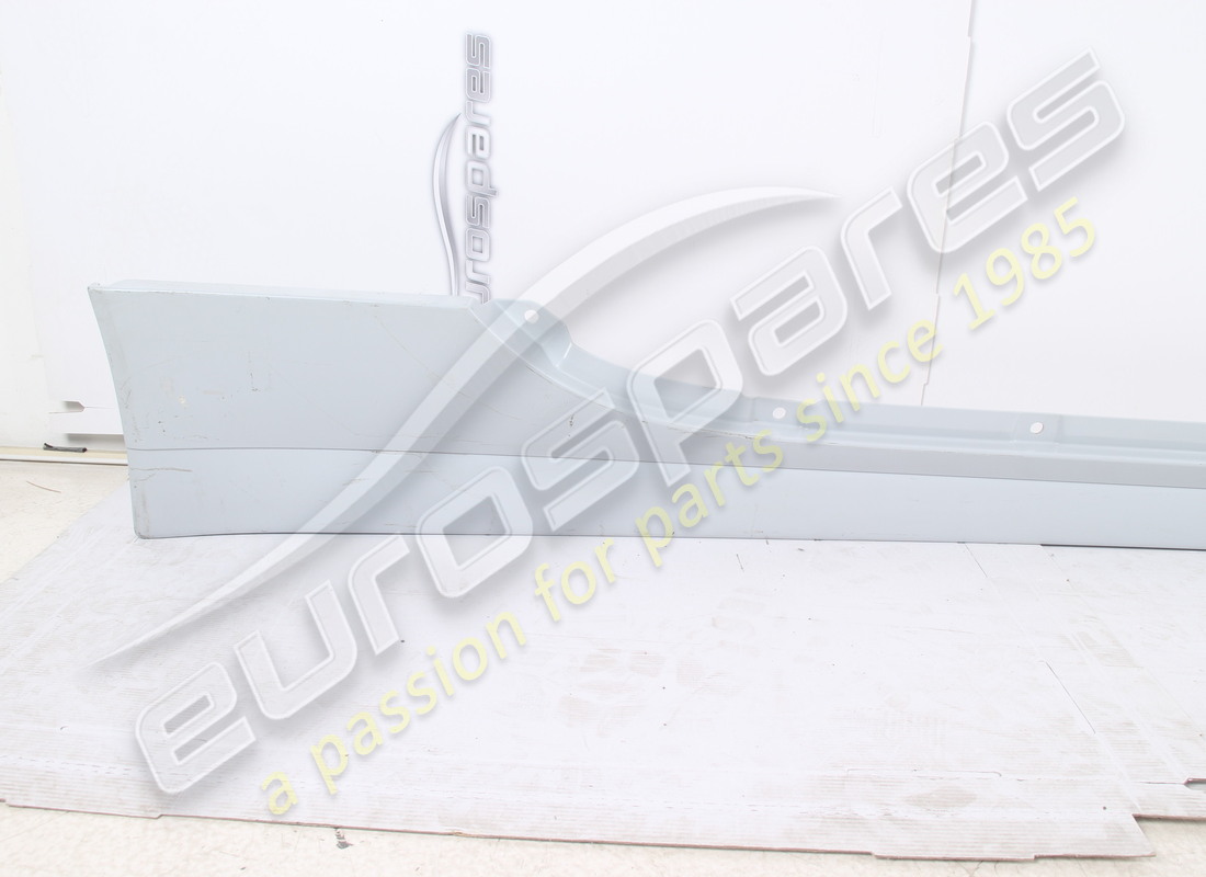 nouveau ferrari numéro de pièce du seuil latéral droit 66859110 (2)