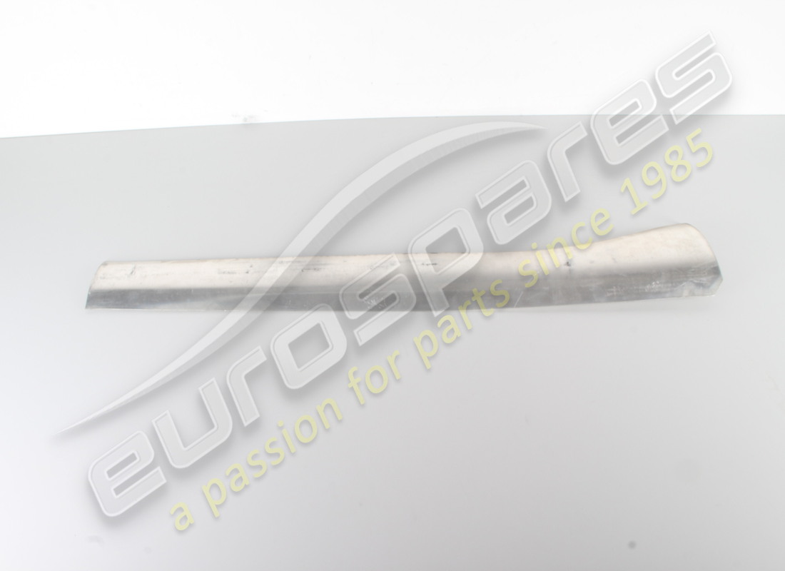 nouvelle doublure gauche ferrari. numéro de pièce 40049900 (1)