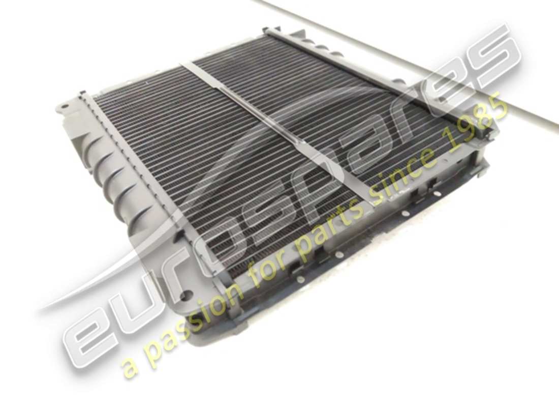 nouveau radiateur d'eau rh ferrari. numéro de pièce 137619 (7)