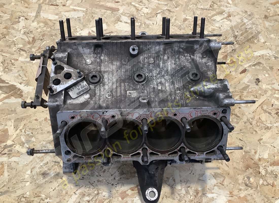 utilisé ferrari f355 carter moteur. numéro de pièce 164025 (2)