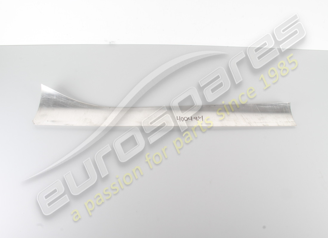 nouvelle doublure gauche ferrari. numéro de pièce 40049900 (2)