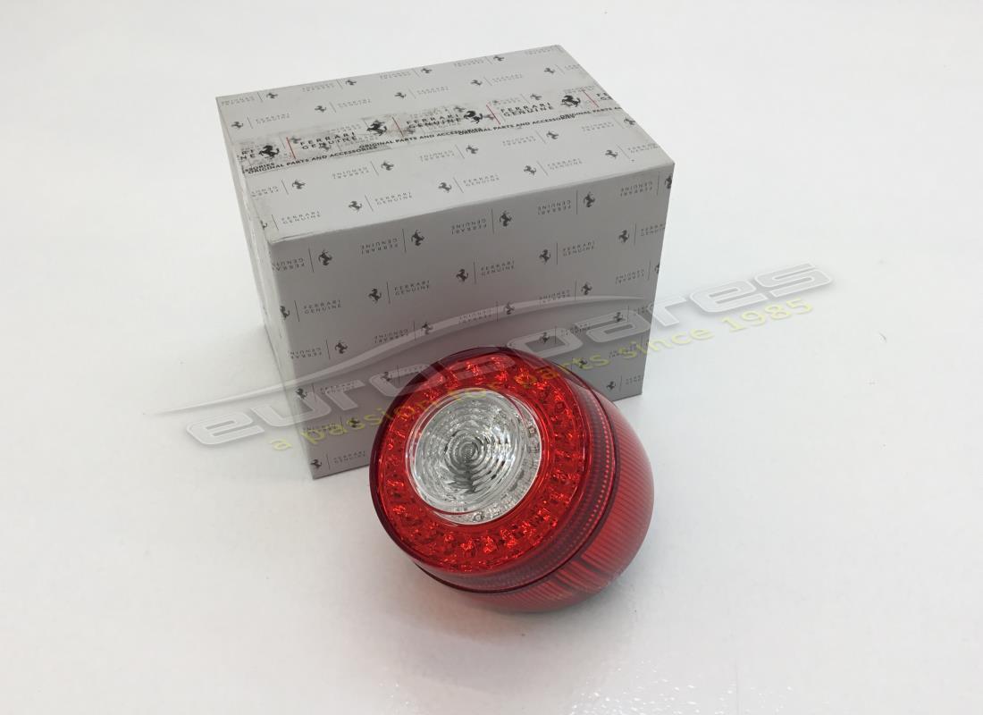 nouveau feu arrière gauche ferrari. numéro de pièce 291714 (1)