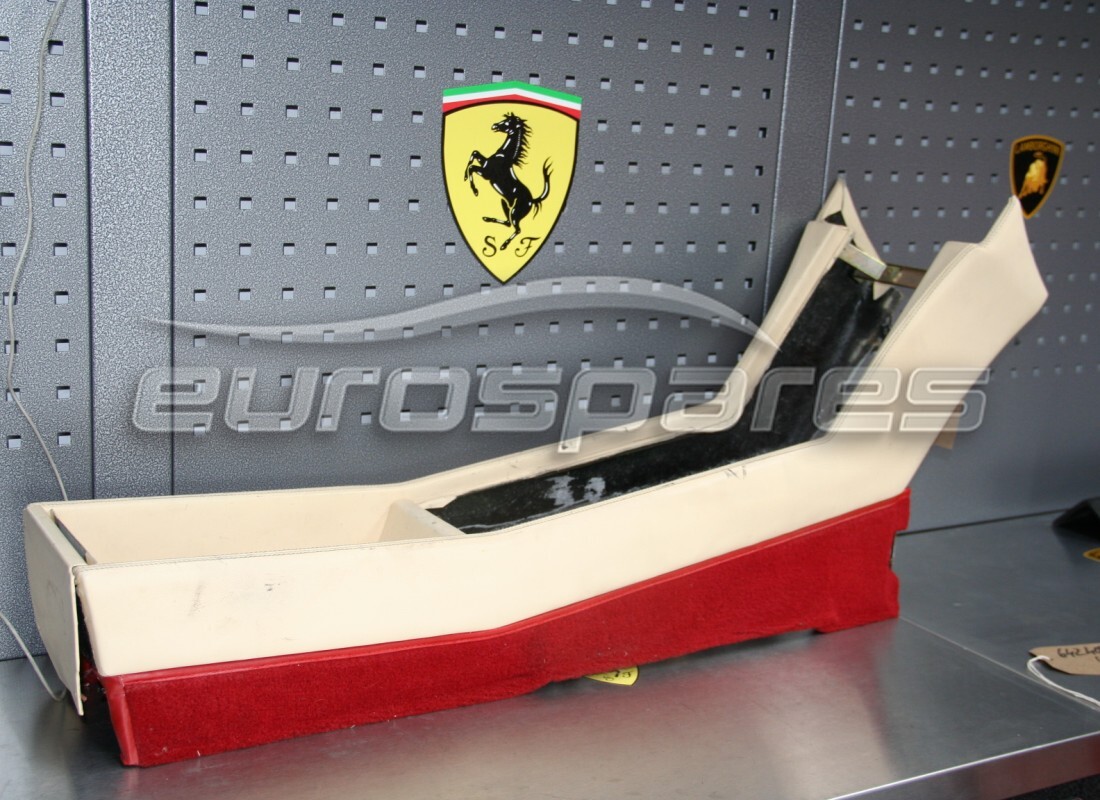 UTILISÉ Ferrari TUNNEL COUVERT . NUMÉRO DE PIÈCE 628835.. (1)
