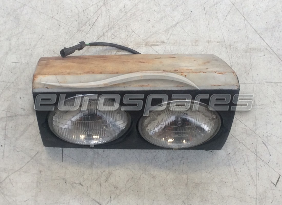 LOGEMENT DE LAMPE FRONTALE DROITE Ferrari UTILISÉ. NUMÉRO DE PIÈCE 60526100 (1)