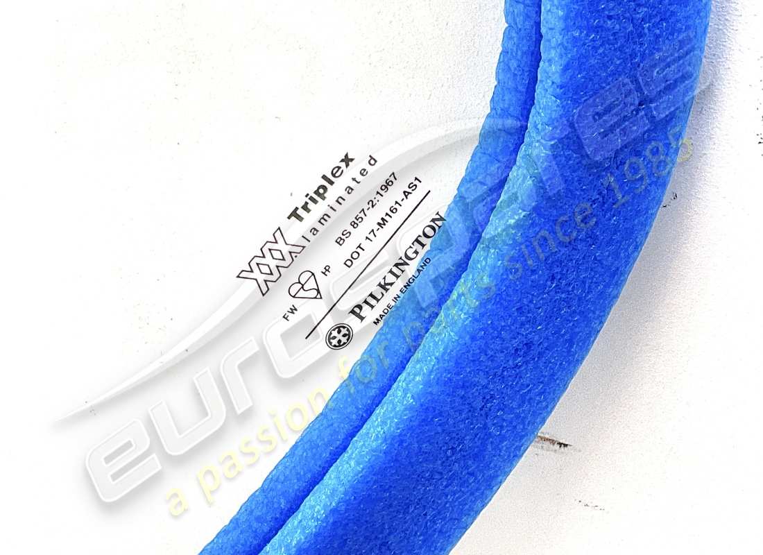 nouveau pare-brise eurospares. numéro de pièce 20401907 (2)