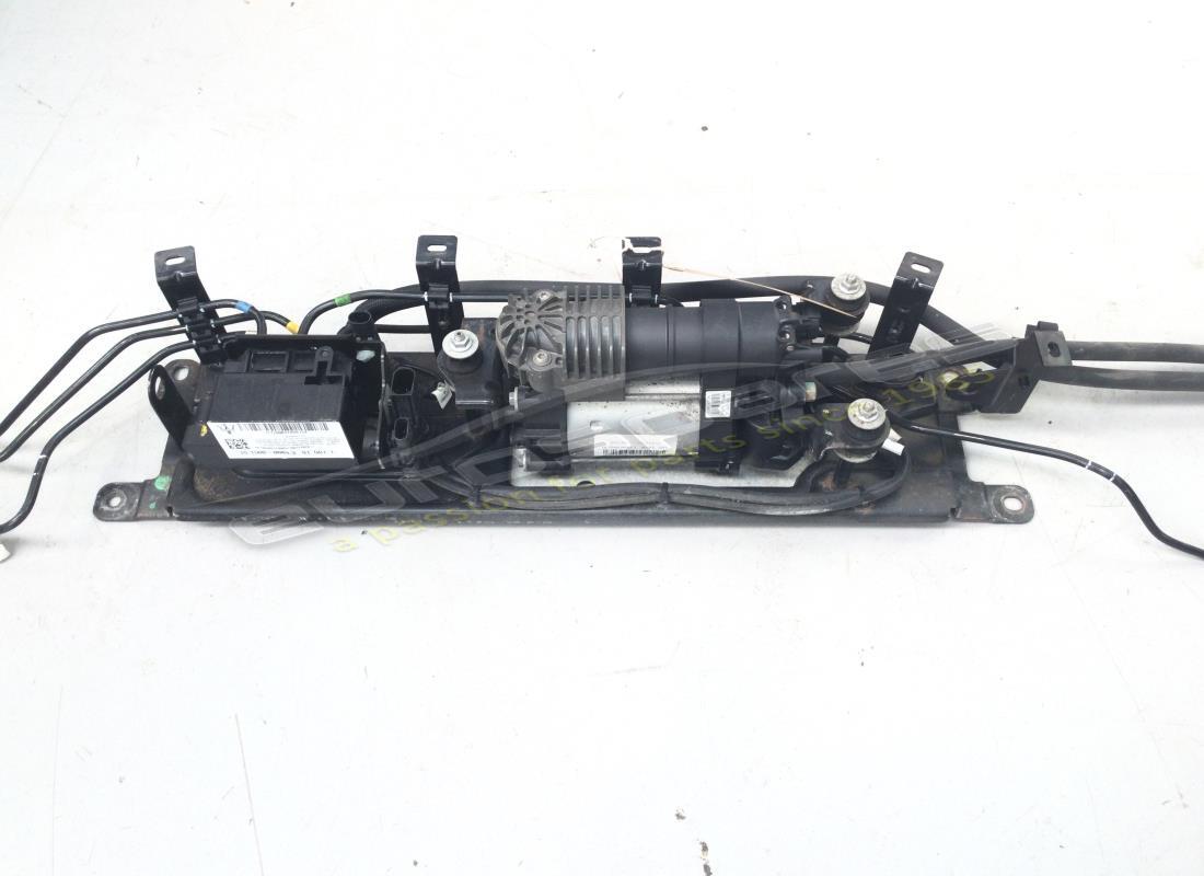ENSEMBLE COMPRESSEUR D'OCCASION Maserati. NUMÉRO DE PIÈCE 670039247 (1)