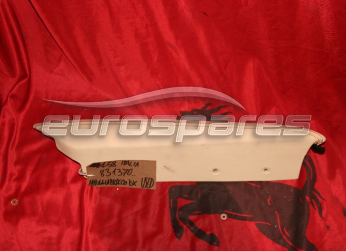 Ferrari ACCOUDOIR DROIT UTILISÉ. NUMÉRO DE PIÈCE 831370.. (1)