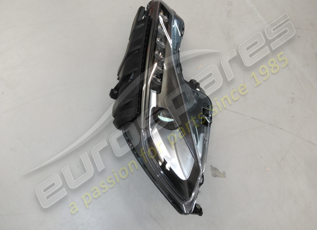 phare avant droit bi-xénon afs neuf ferrari. numéro de pièce 803966 (1)