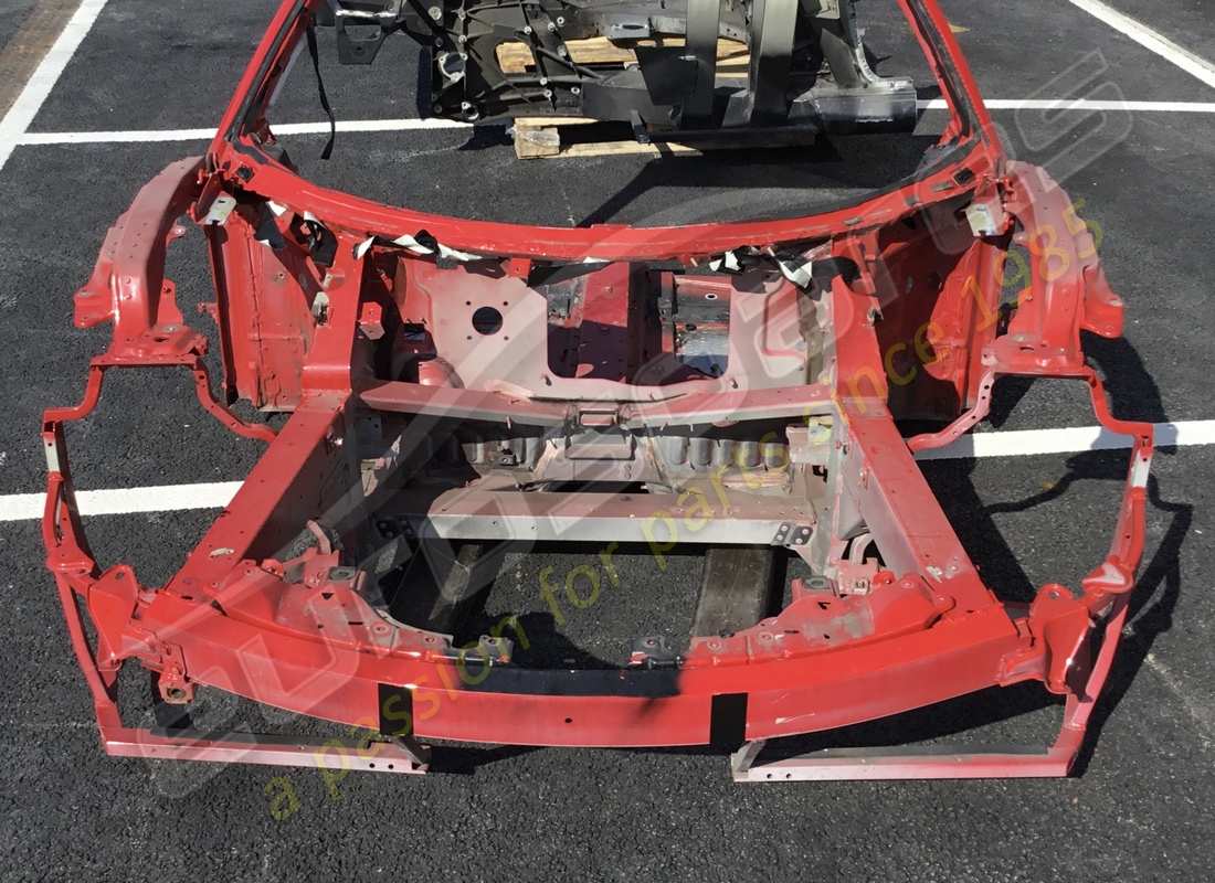 utilisé ferrari sous-châssis avant. numéro de pièce 985269322 (3)