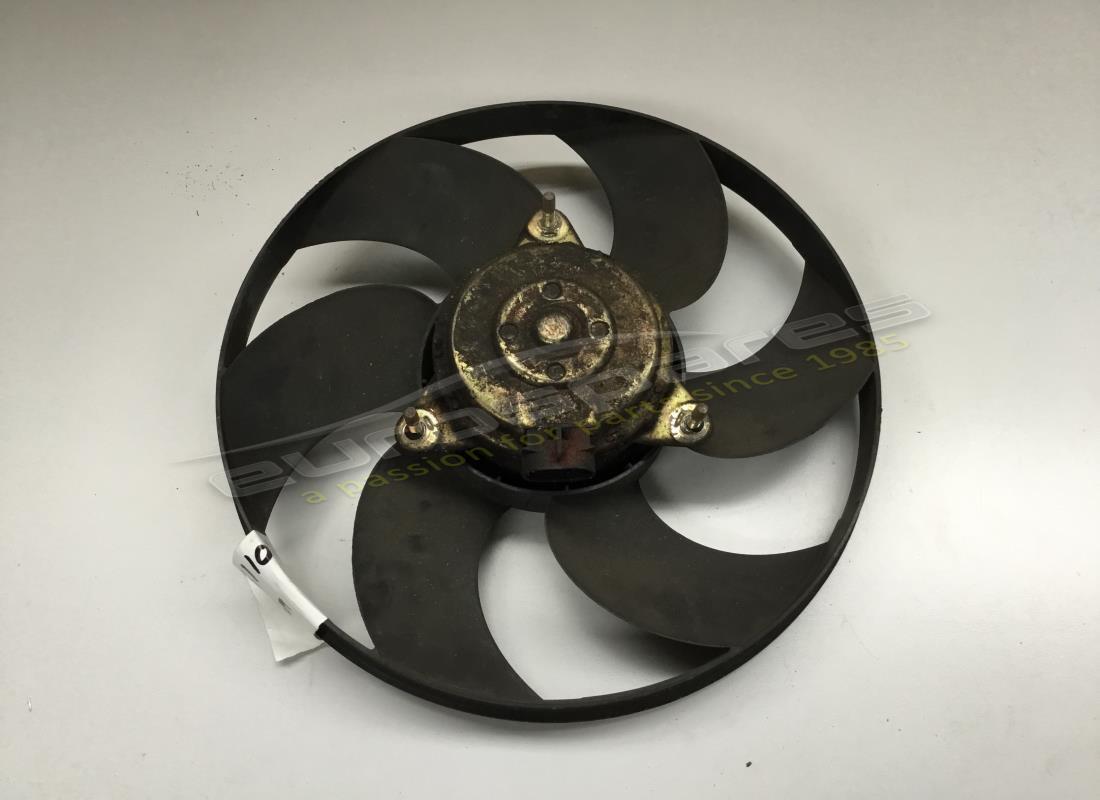 UTILISÉ Maserati VENTILATEUR ÉLECTRIQUE COMPLET DROIT GATE90 . NUMÉRO DE PIÈCE 373331102 (1)