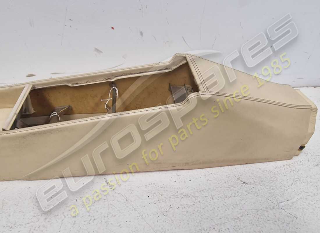 console de couverture de tunnel rembourrée de ferrari utilisée. numéro de pièce 645000.. (6)