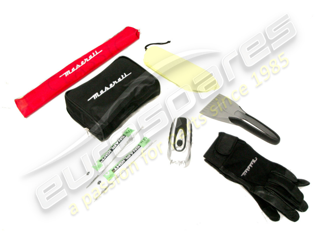 nouveau maserati kit d'urgence m156. numéro de pièce 940000281 (1)