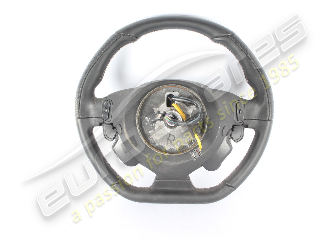 volant de ferrari utilisé. numéro de pièce 88409900 (4)