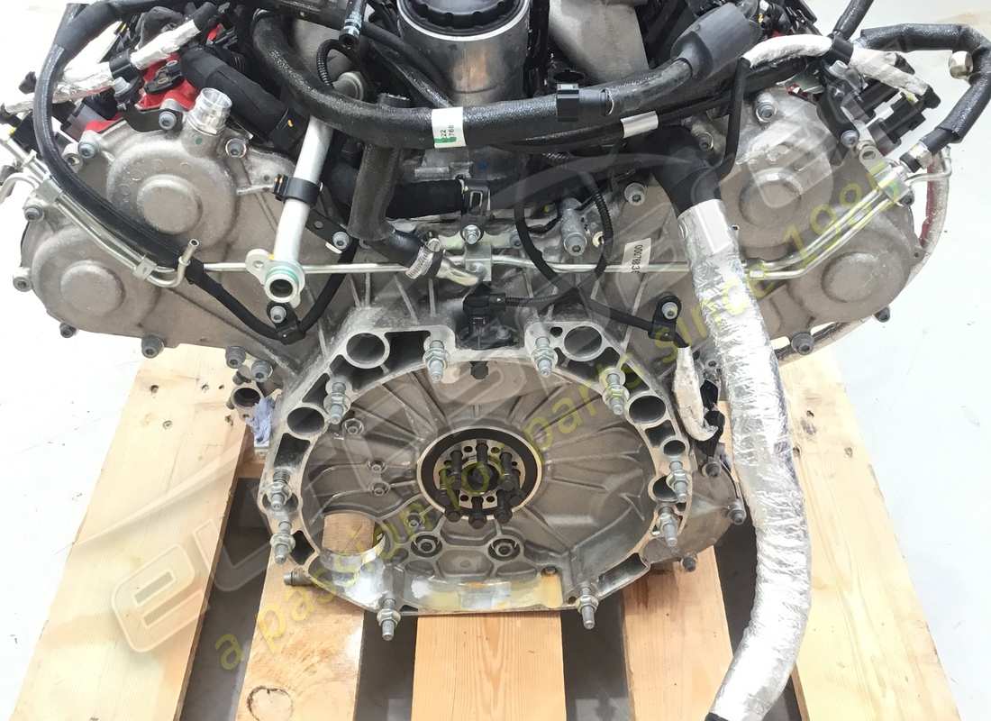 moteur tributo d'occasion ferrari. numéro de pièce 985000334 (2)