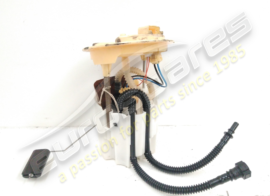 POMPE À CARBURANT GAUCHE Maserati UTILISÉE. NUMÉRO DE PIÈCE 670004173 (1)