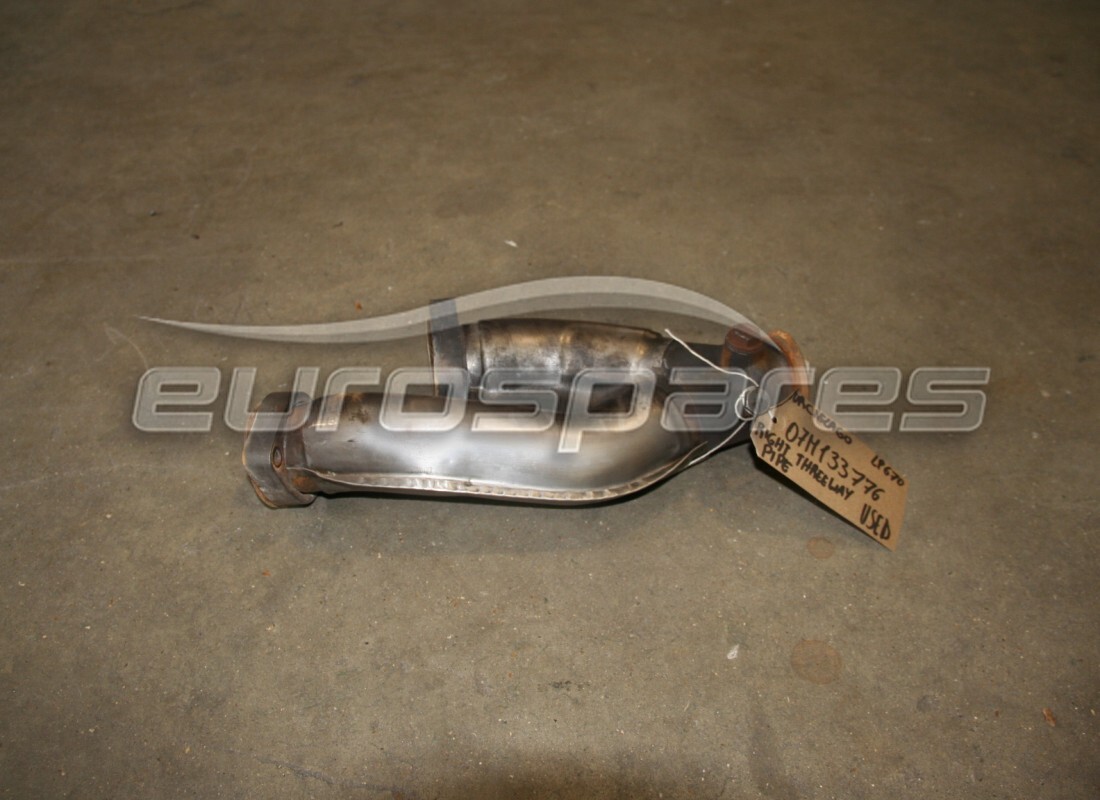 ENSEMBLE DE TUYAU DE RACCORD ISOLANT Lamborghini 3 VOIES UTILISÉ . NUMÉRO DE PIÈCE 07M133776 (1)