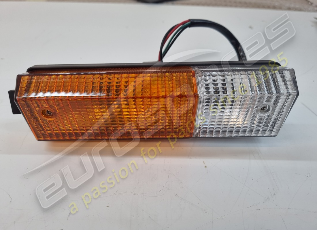 nouveau clignotant avant droit ferrari et unité de lampe latéral avec lentille orange/claire. numéro de pièce 60121001 (1)