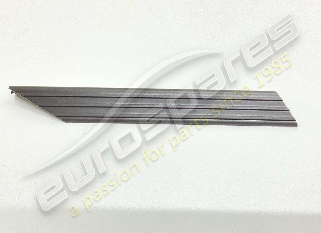 nouveau ferrari angle supérieur gauche. numéro de pièce 61563600 (2)