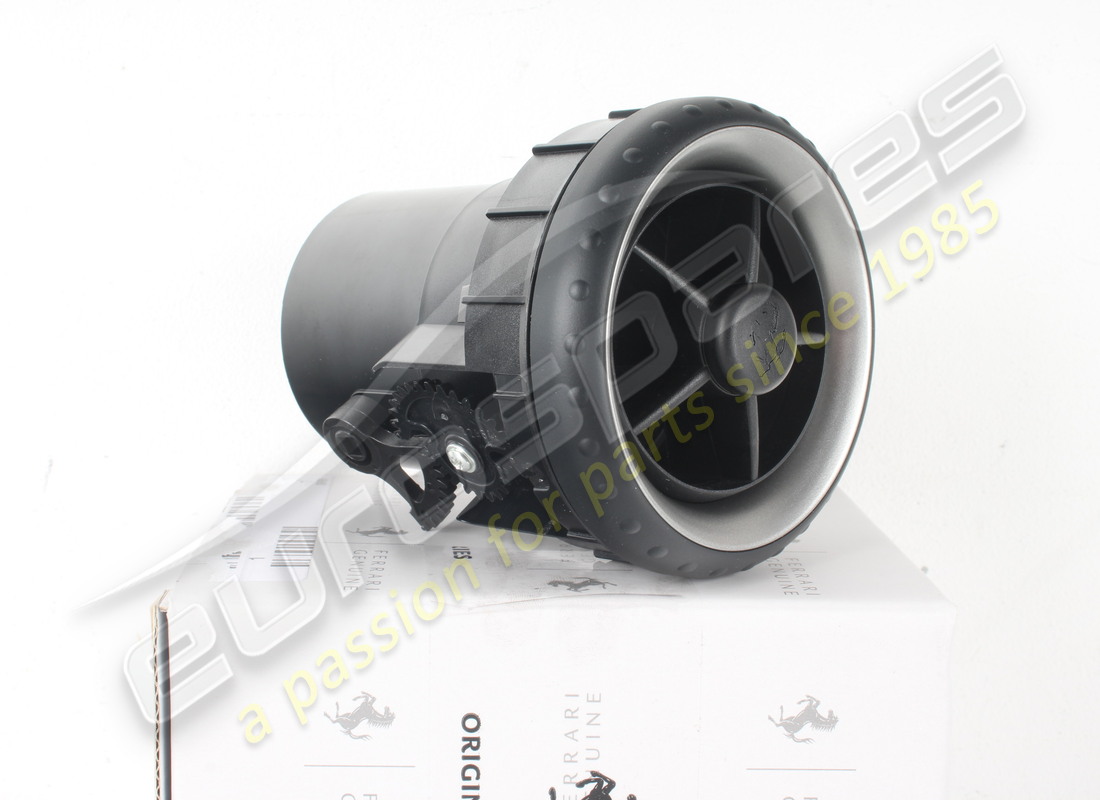 nouvelle ouverture du diffuseur d'air ferrari. numéro de pièce 68811300 (7)