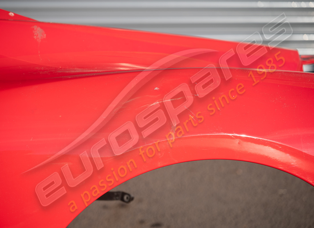 nouveau flancs gauche ferrari. numéro de pièce 83816011 (2)