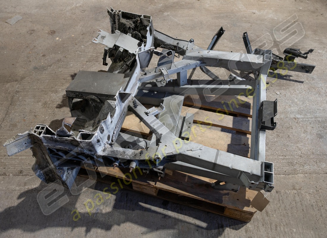 châssis avant d'occasion lamborghini. référence 400805011f (3)