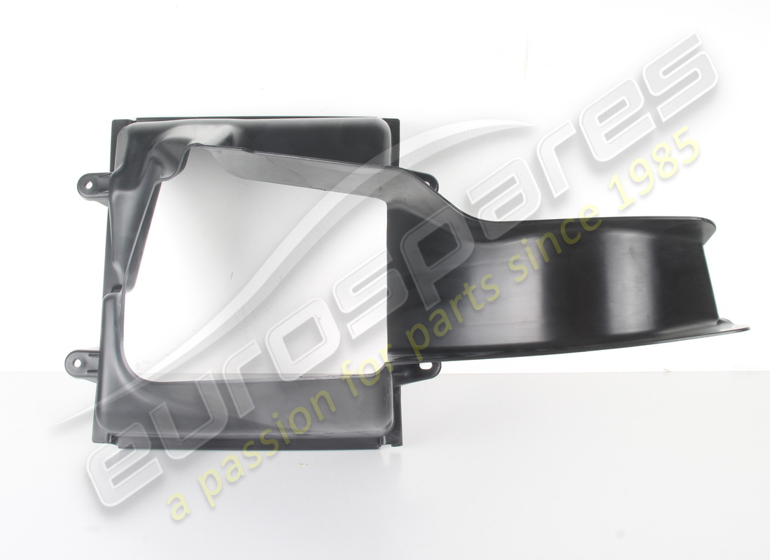 nouveau maserati conduit d'air de refroidisseur intermédiaire droit. numéro de pièce 670004139 (2)