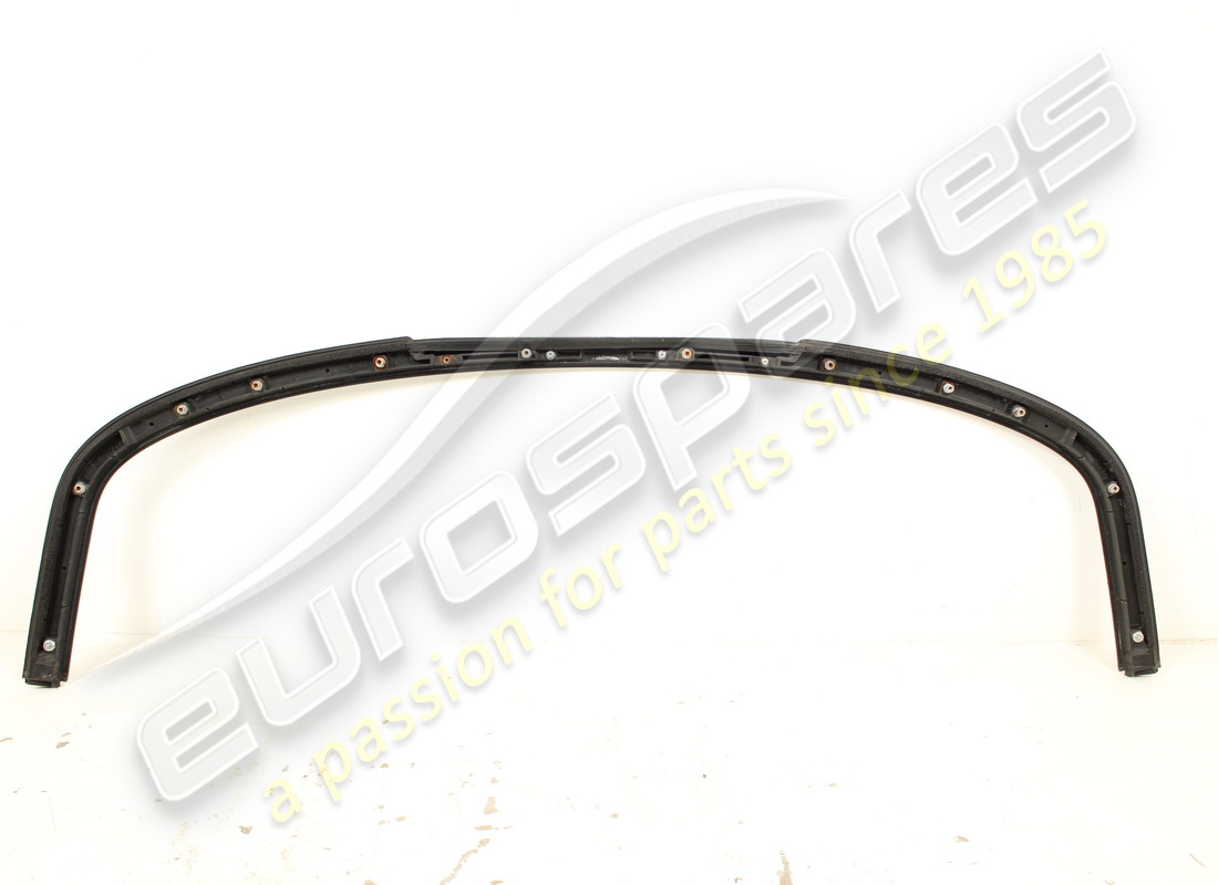 Moule de couverture de tonneau complet d'occasion Maserati. Numéro de pièce 82206600 (1)
