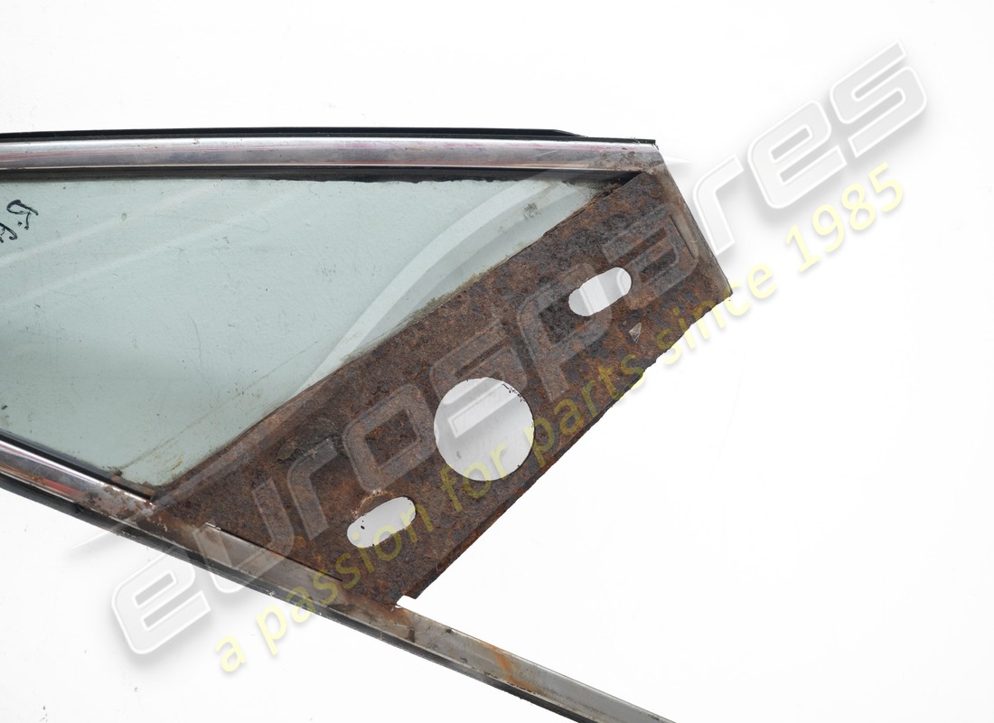 UTILISÉ MASERATI PORTS TELARINO DESTRA COMPLETO DI PROFILATI DI TENUTA. NUMÉRO DE PIÈCE 117BO73860 (2) utilisé maserati ports telarino destra completo di profilati di tenuta. numéro de pièce 117bo73860 (2)