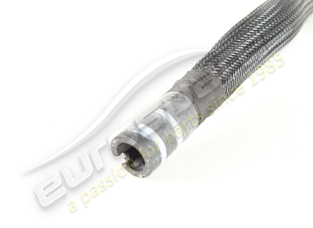 NOUVEAU TUYAU D'ALIMENTATION EN EAU MASERATI DE LA POMPE. RÉFÉRENCE 670006387 (3) nouveau tuyau d'alimentation en eau maserati de la pompe. référence 670006387 (3)