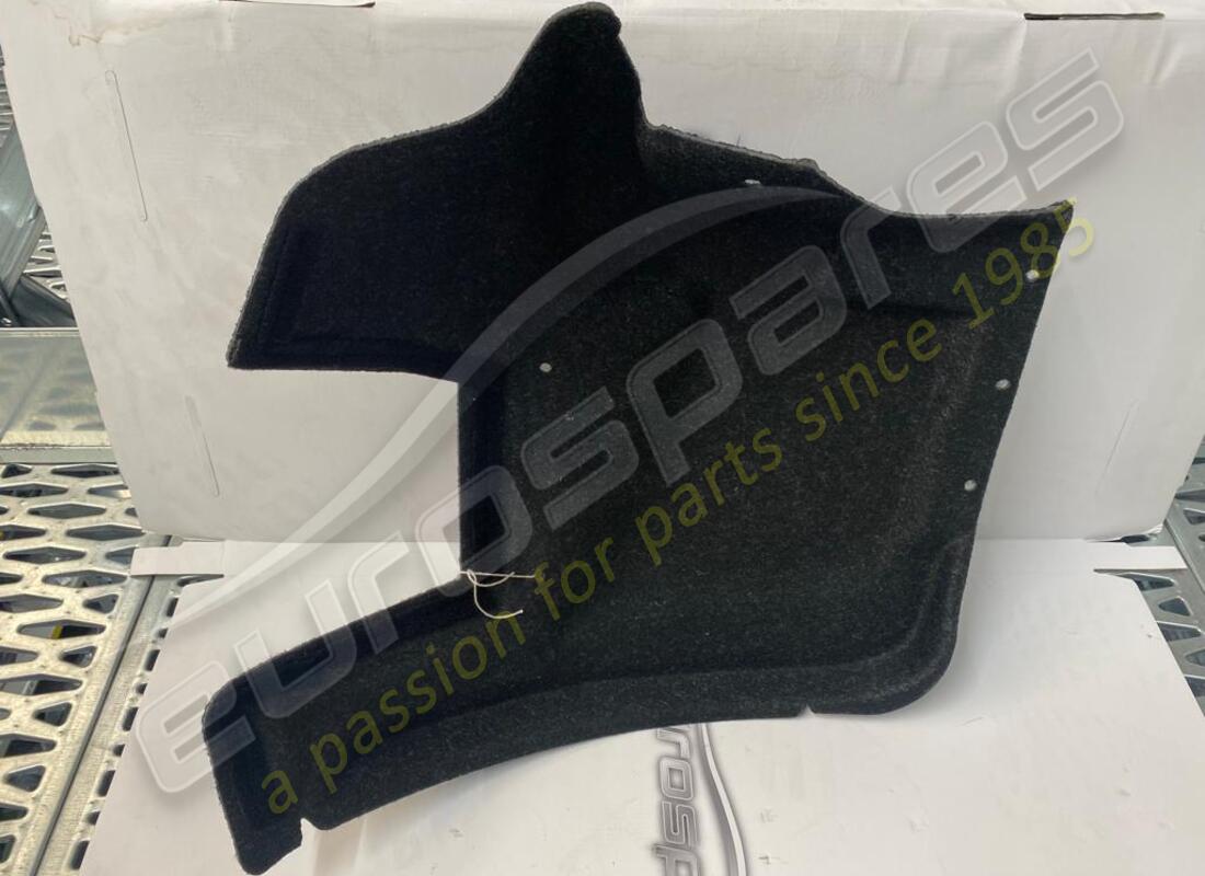 nouvelle protection de l'arche avant gauche maserati. numéro de pièce 67528600 (1)