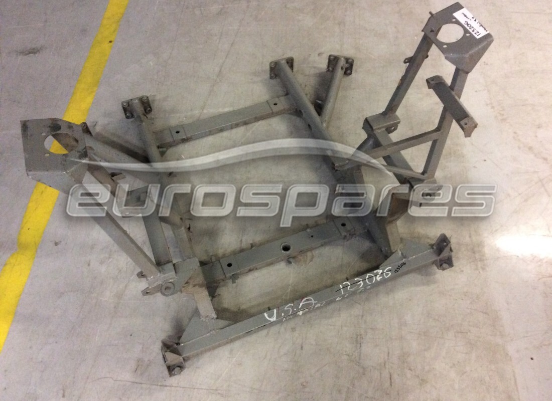 nouveau ferrari cadre space arrière. numéro de pièce 123206 (1)