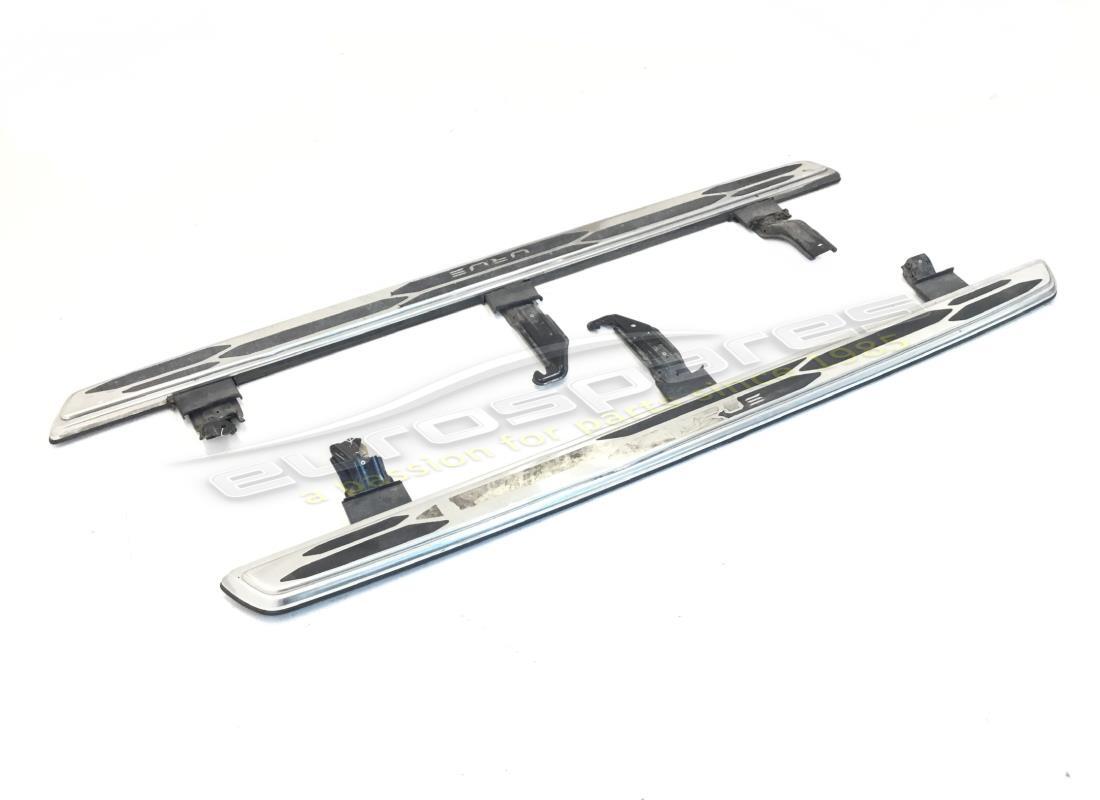 KIT DE MARCHEPIEDS LATÉRAUX SPORT Lamborghini UTILISÉS - ACIER . NUMÉRO DE PIÈCE 4ML071066B (1)