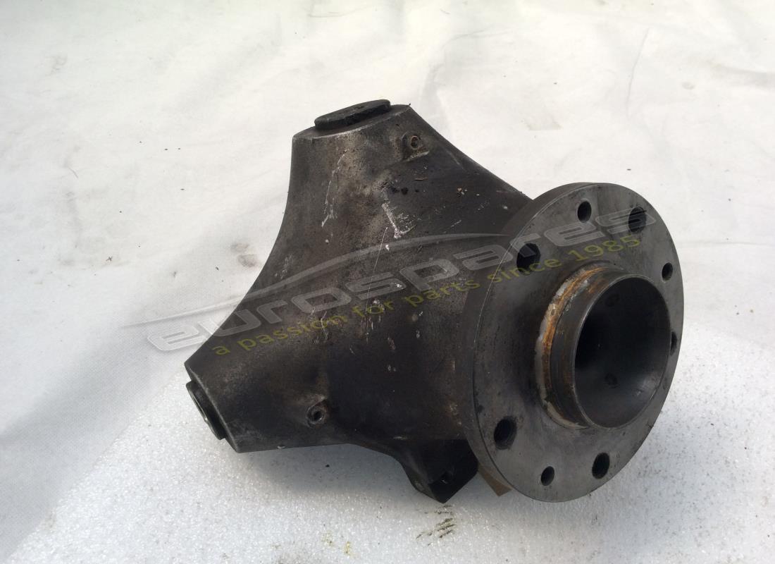 UTILISÉ Lamborghini SUPPORT DE MOYEU AVANT DROIT. NUMÉRO DE PIÈCE 005112847 (1)