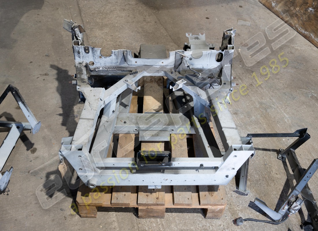châssis avant d'occasion lamborghini. référence 400805011f (2)