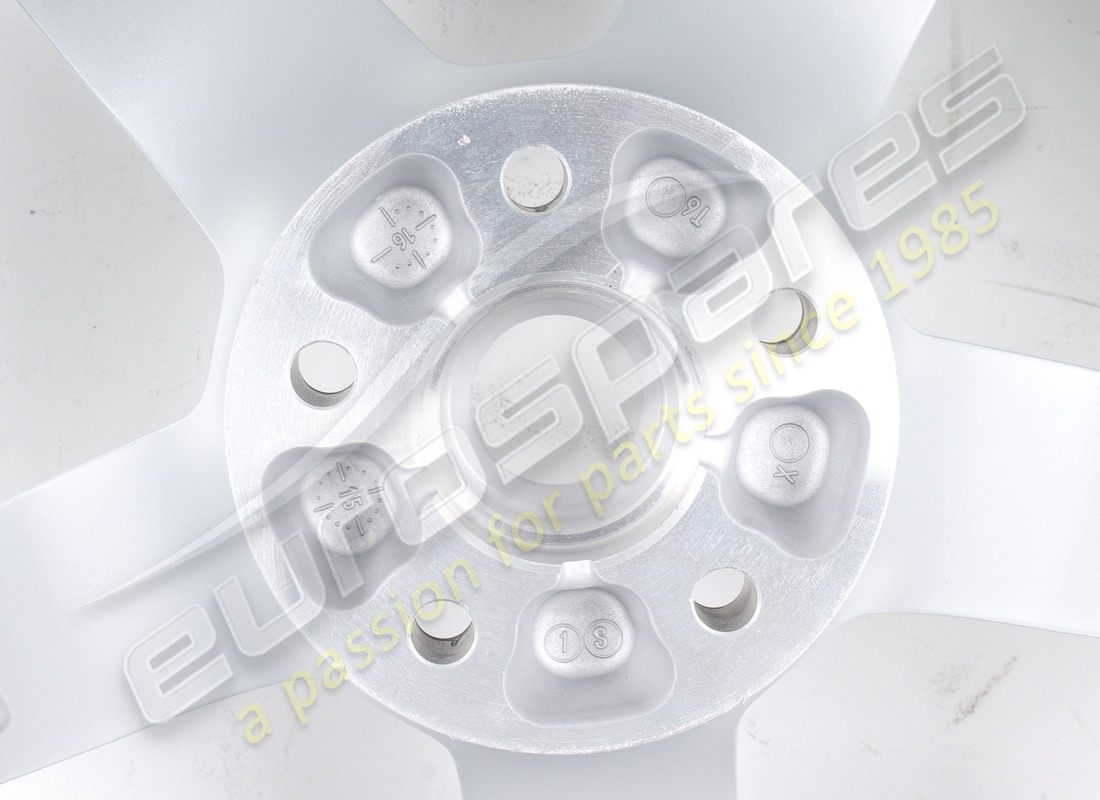 NOUVELLE ROUE AVANT FERRARI. NUMÉRO DE PIÈCE 328466 (5) nouvelle roue avant ferrari. numéro de pièce 328466 (5)