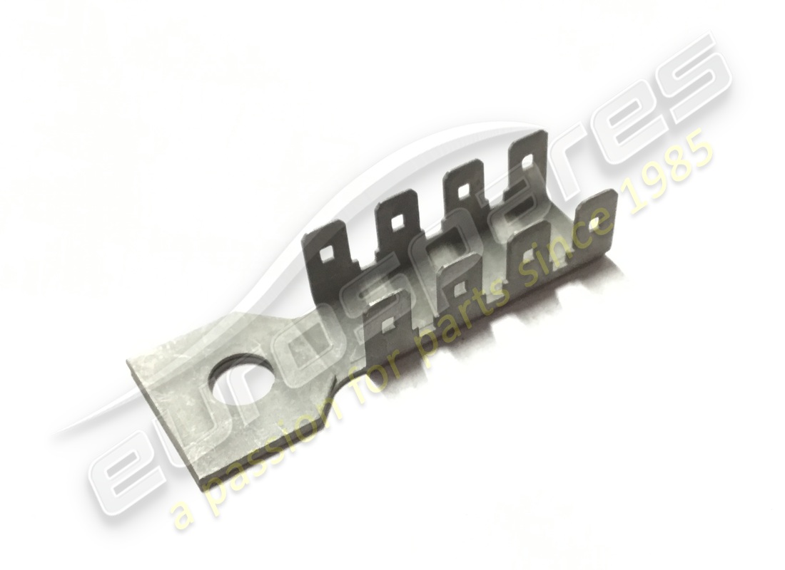 nouveau support ferrari. numéro de pièce 61682500 (1)