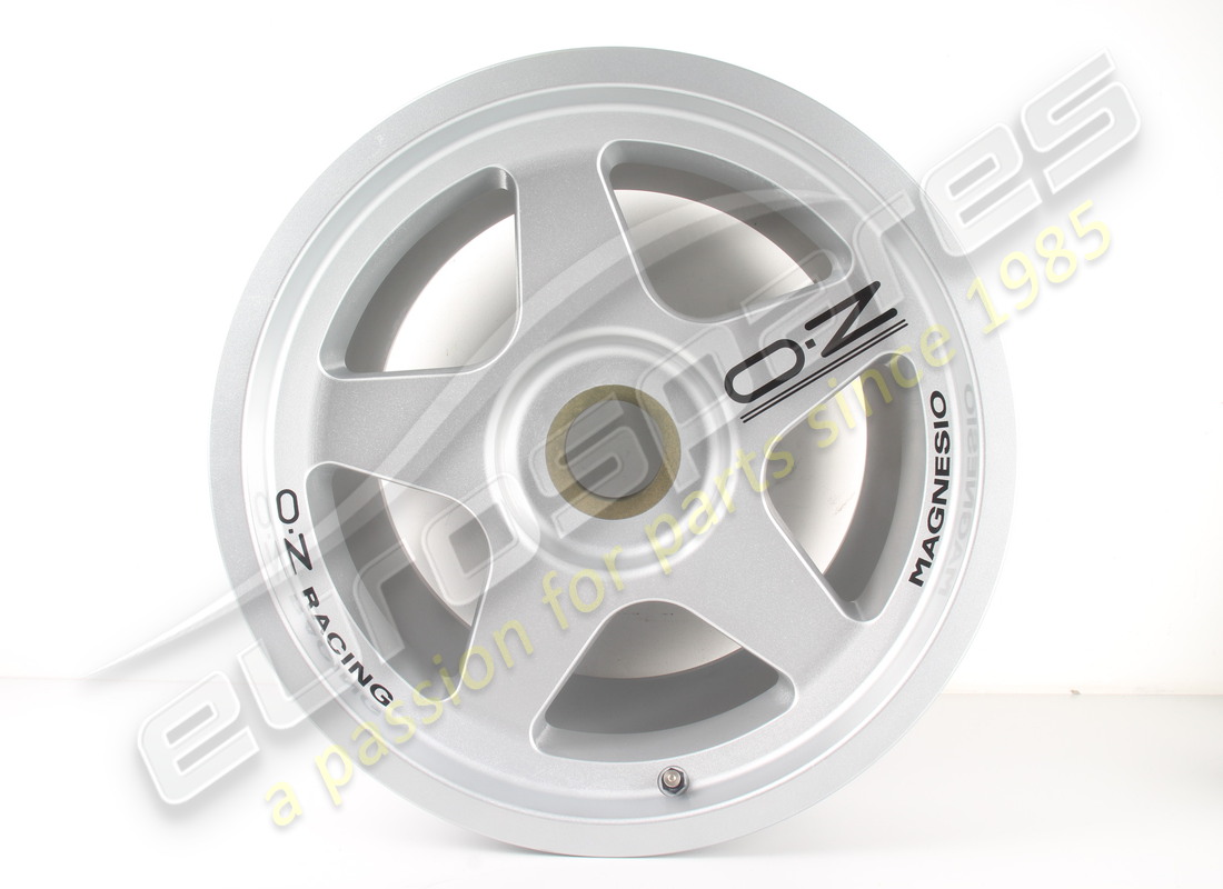 NEW FERRARI REAR WHEEL - OZ RACING (13JX17'') . PART NUMBER A2128 (1)