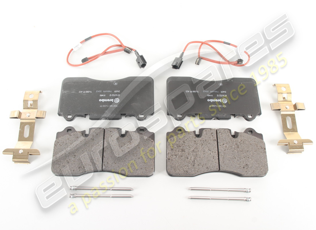 nouveau kit de plaquettes de frein avant ferrari. numéro de pièce 70002954 (1)