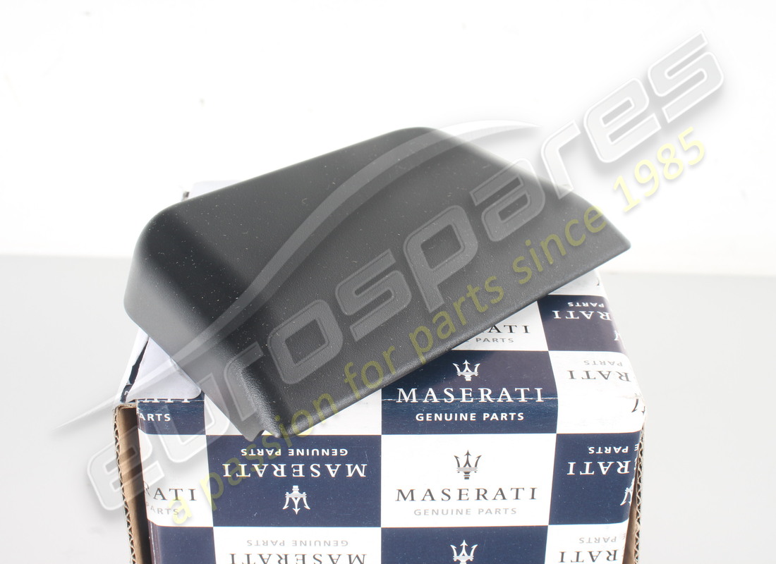nouvelle moulure d'accès maserati. numéro de pièce 670013465 (1)