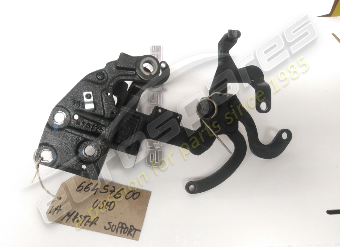 SUPPORT LH MASTER D'OCCASION Ferrari. NUMÉRO DE PIÈCE 66457600 (1)